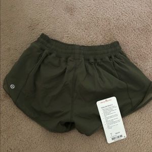BRAND NEW- LULULEMON Hotty Hot Shorts II